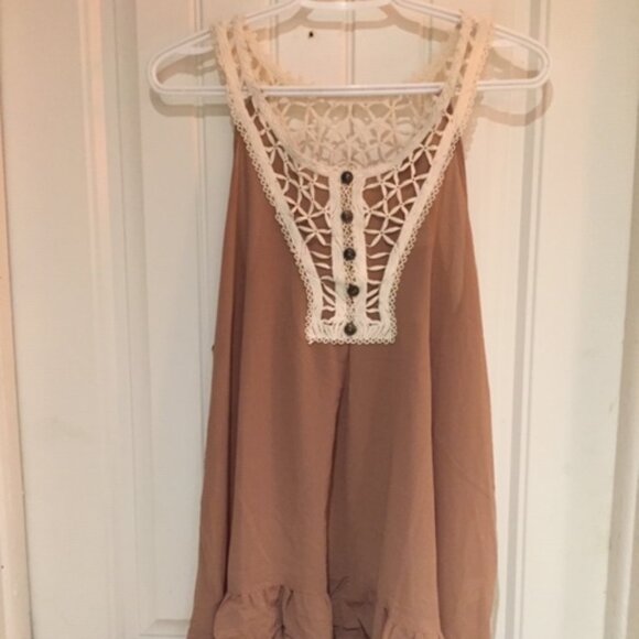 Embroidered flared top - Picture 2 of 4